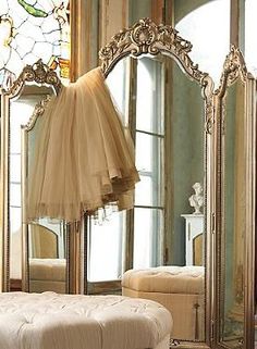 Spring Colour Schemes For The Boudoir