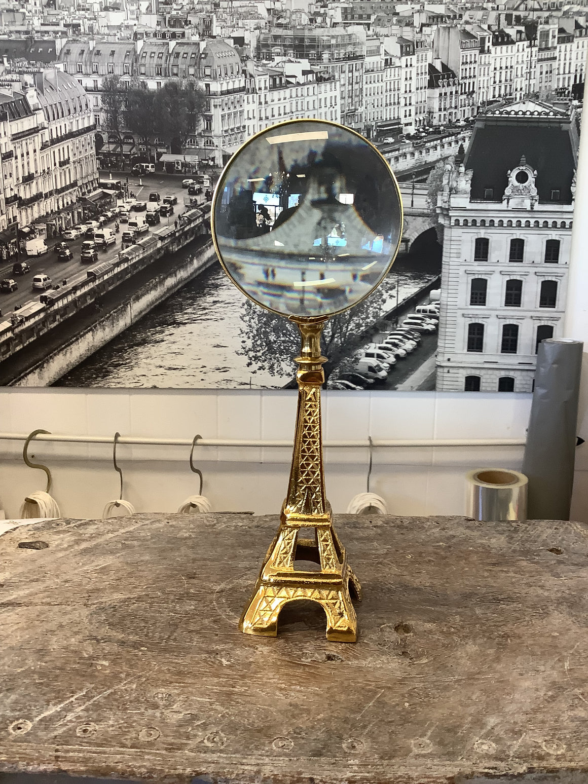Golden Eiffel Tower Magnifying Glass