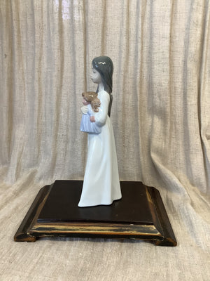 Nao Porcelain Figurines
