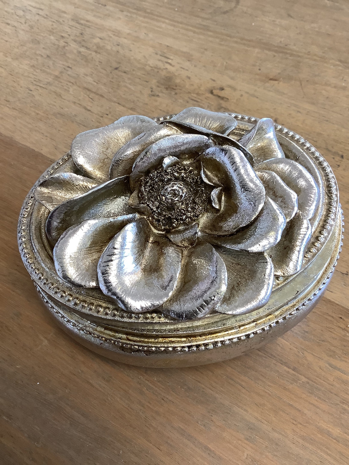 Gardenia Oval Trinket Box - Silver