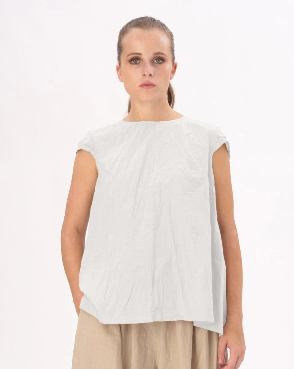 white organic cotton crinkle fabric shirt with cap sleeves 