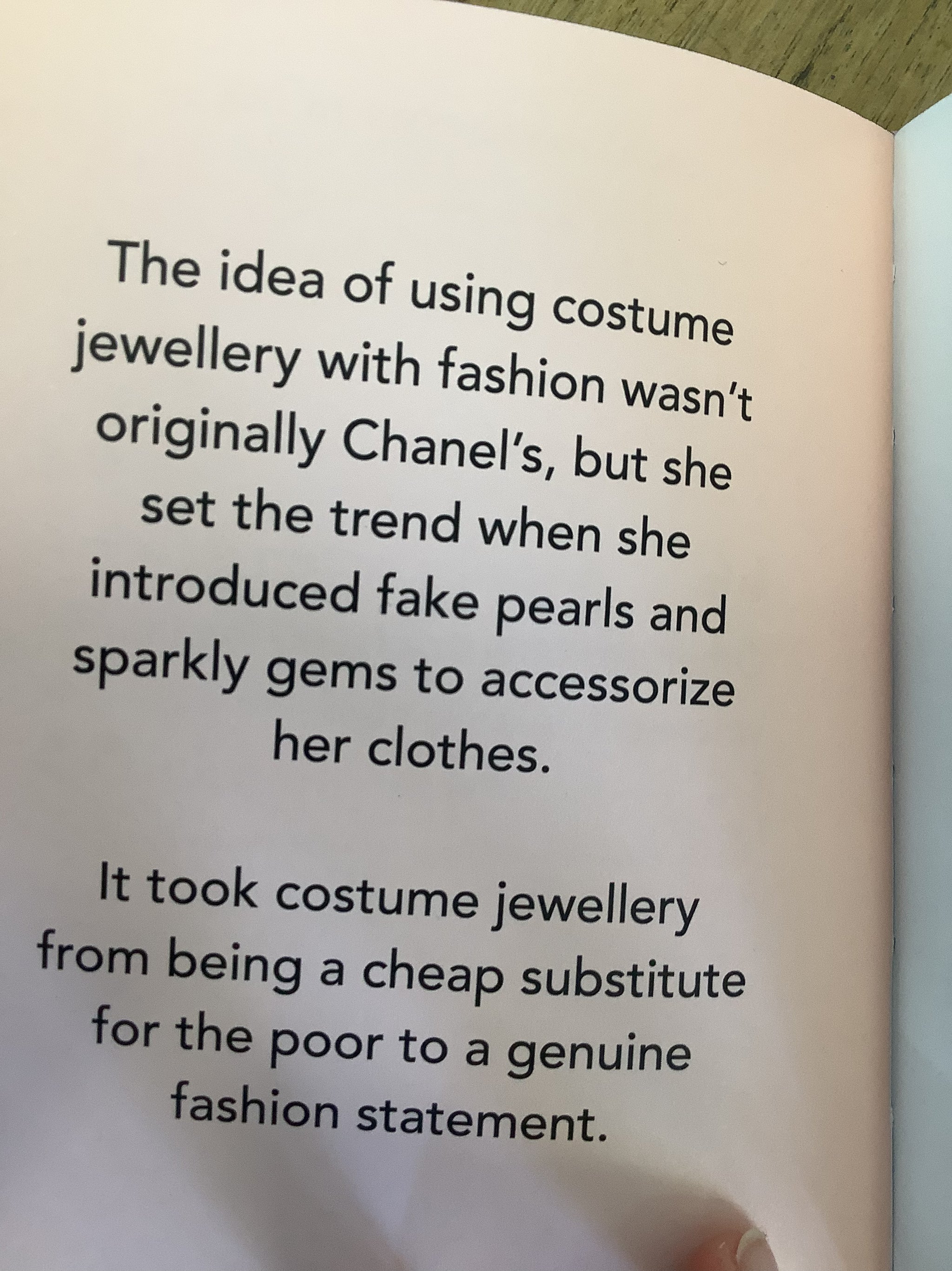 New Mags - The Little Guide to Coco Chanel - INTERIOR